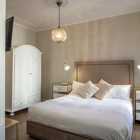 Guest house Daplace - Corso Monforte 3*