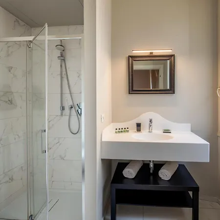 Daplace - Corso Monforte 3*