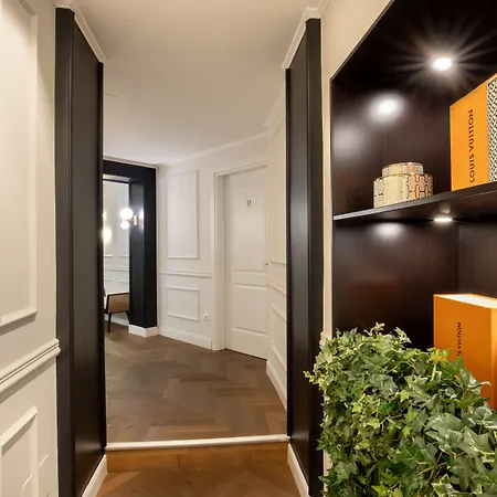 Daplace - Corso Monforte 3*