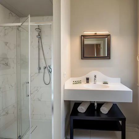 Daplace - Corso Monforte Guest house